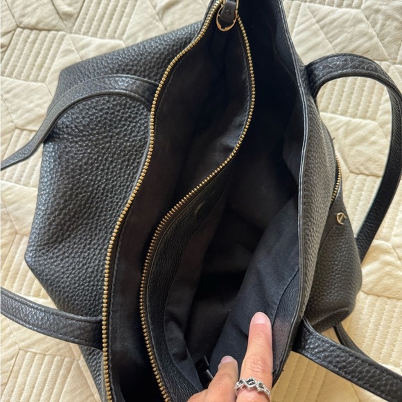 ETIENNE AIGNER BLACK LEATHER LARGE HOBO BAG - Picture 7 of 8